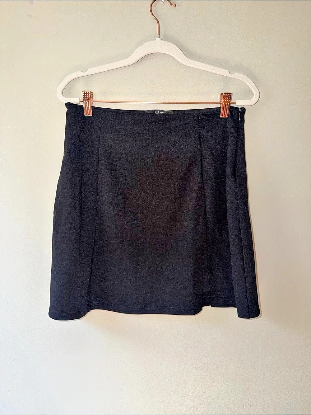 Lulus Black High Waist Mini Skirt Side Slit Size Medium NWT